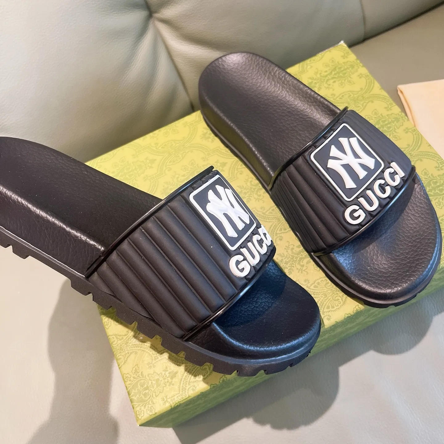 Men's Men's Shoes 130🐮🐮Gucci Gucci Slippers Gucci 2024 latest beach sandals slippers Original molding double G LOGO Original molding consistent Outsole: Men's Men's Shoes u double-layer outsole Size: 35-46